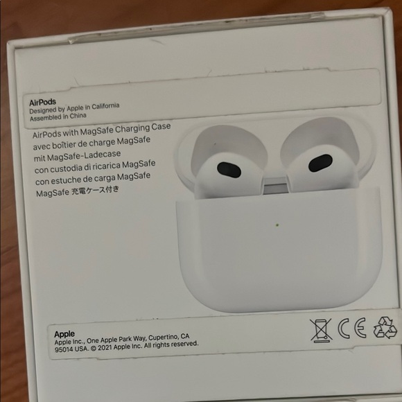 Empty box of apple AirPods - Picture 4 of 4